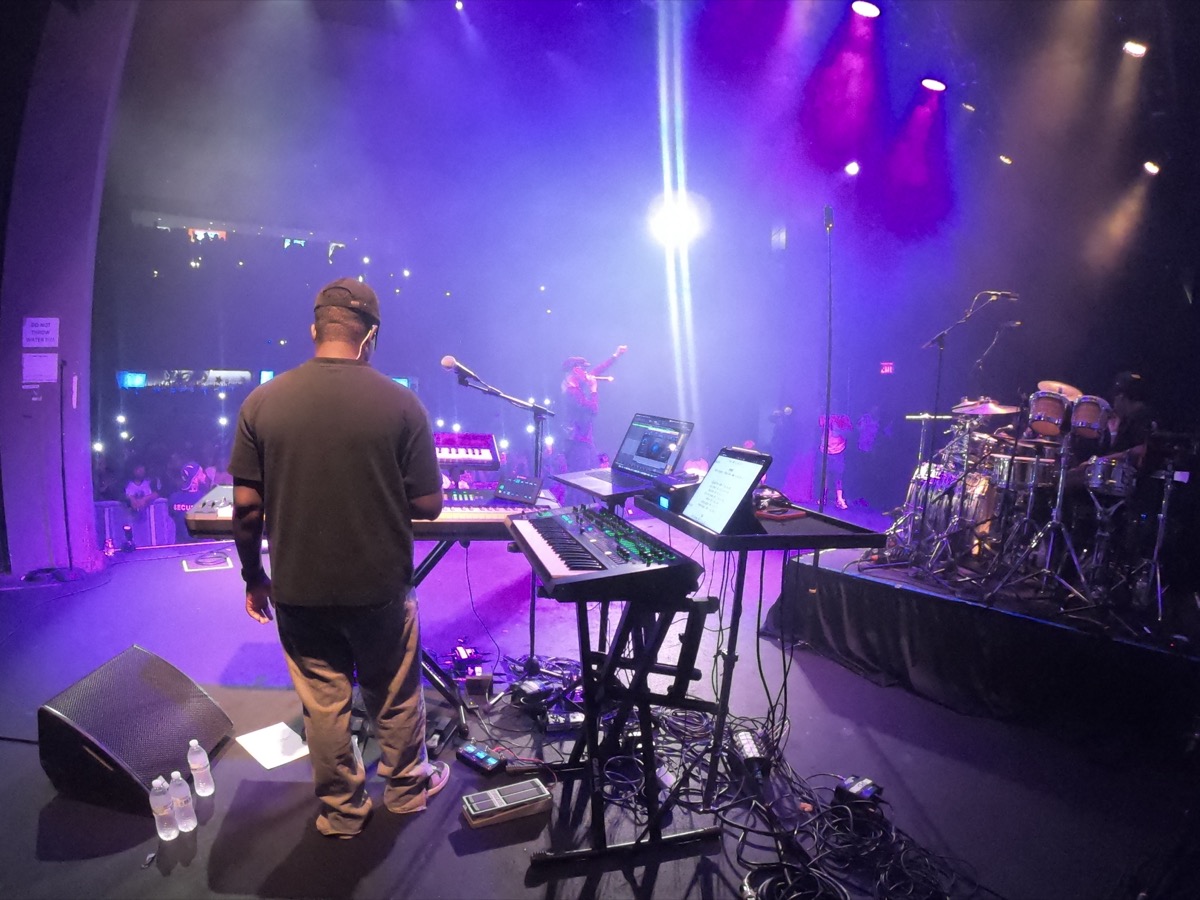 Michael Skidy at keyboards